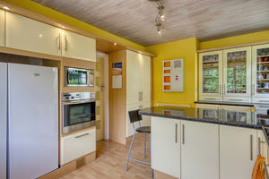 Kitchen Breakfast Room- click for photo gallery